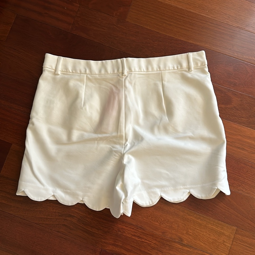 Lilly Pulitzer Buttercup High Rise Short - Picture 2 of 6